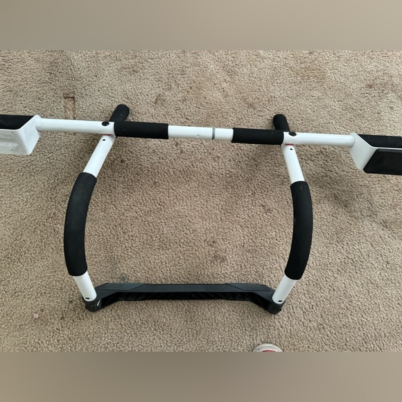 Perfect Multi-Gym pull up bar - Picture 2 of 3